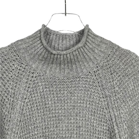 American Eagle Mock Neck Waffle Knit Oversized Sweater Grey Size Medium NWOT - Picture 2 of 7